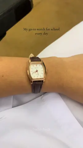 The Perfect Daily Watch for Students ⌚️✨ #watchforwomen #watchformen #retrowatch #minimalistwatch #everydaywatch 