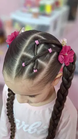 Penteado fofo e fácil 🎀  Salva e compartilha 🥰 🫶🏻  . . . #penteadoinfantil #penteadosfaceis #penteado #peinados #hairtutorial 