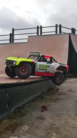 Dropping a Nitto tire with the @FMS MODEL 1:7 Ford Bronco EB! #FMS #Ford #Bronco #RC #drift