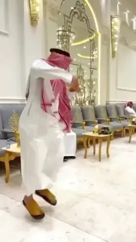 Saudi dance 😁😁 #tiktok #funnyvideos #dance #saudiarabia #viralvideo 