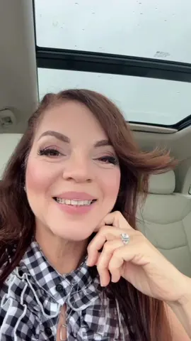 Un poquito más cerca de mi 🤗, puedes buscarme en www.maribelsantos.net y ver parte de mi biografía en el mundo del espectáculo, como animadora de televisión, cantante, inclusive en actuación, empresarial entre otros. Ver entrevistas, videos musicales y otros videos de lo que he realizado. Todas las plataformas digitales donde está mi música. Gracias por apoyar mi música y seguirme. Besos #maribelsantoscantautora #maribelsantosmusic