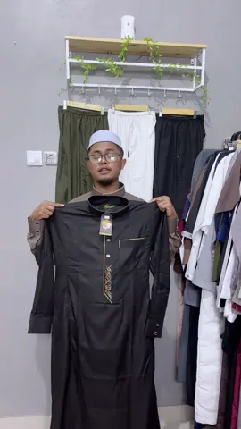 Membalas @nanakidsnow memang bagus ya kak untuk jubah saudinya #jubahsaudi #gamissaudi #jubahpria #gamispria #gamisjumbo 