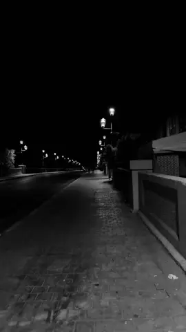 #بغداد #جسر_الشهداء_شارع_المتنبي #الشواكة_على_ضفاف_دجلة #نهر_دجله #