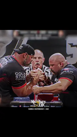 Brian Shaw destroyed Levan? #fyp #gym #akimbo #armwrestling #motivation 