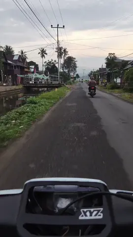 vibes pulang pagi setelah semalaman jagain dunia🙌 #yamaha #fizr #twostroke 