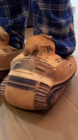 TANKY SHOES 🗣️ #fyp #viral #tank #essentialshoes #creatorsearchinsights 