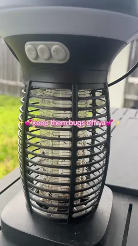 Stay bugs free lol! Solar bug zapper.. no need for batteries or plugs #bugzapper #backyardvibes #patioseason #tiktokshoplabordaysale #tiktokshopcreatorpicks 