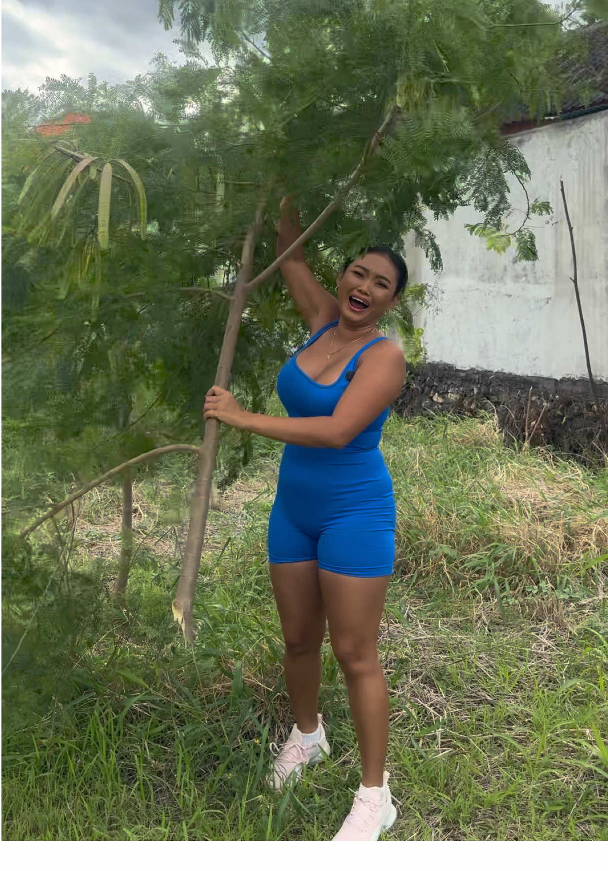 PANEN LANTORO GAGAL , TOLONG  🥴🌴🪾🌱🌳 . . . . #bali #panen #glassbody #berbie #funny 