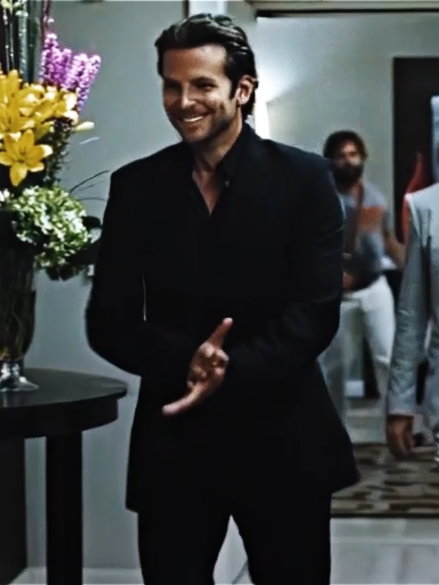 who could look like THAT while beeing shot ! || #philwenneck #philwenneckedit #bradleycooper #bradleycooperedit #thehangover #edit #fyp #thehangovermovie #thehangoveredit #viral #foryoupage #fyp #edit #blowthisup #videoviral #editing #viraledit #aftereffects #aftereffectsedits #fy #fypシ゚