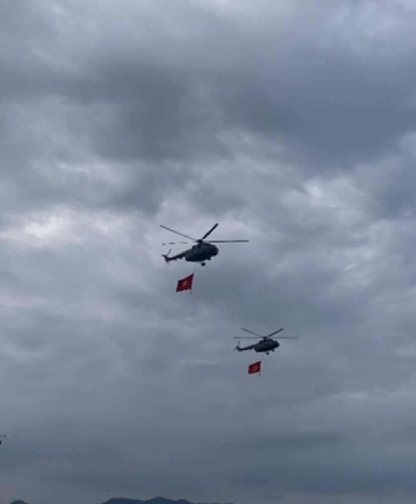 Đội hình trực thăng cất cánh hướng về đại lễ #xuhuong #viral #fybシ #A80 