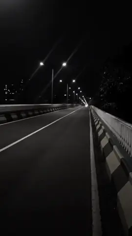 entah anis atau ganjar, tapi senyum manis mu melahirkan mesin yg tak wajar, dan tak kusangka muka secantik dan selucu itu bisa membuat luka sedalam samudra.  #stanpu #xybca #fyppppppppppppppppppppppp #sadvibes🥀 #antasariraceway 