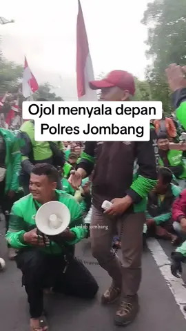 Inilah Jombang: Aksi solidaritas ojol Jombang #jombang #inilahjombang #ojol #demo #polresjombang 