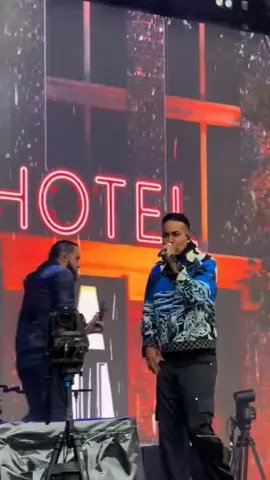 Te metiste en mi piel - Romeo Santos #romeosantosofficial #temetisteenmipiel #lyrics #lyricsvideo #lyrics_songs 