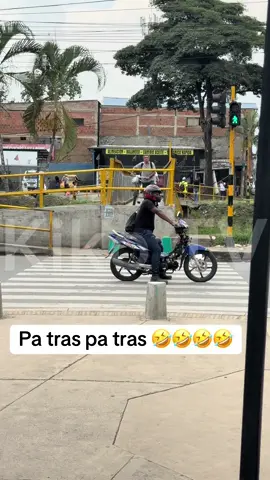 Pa tras 🤣🤣