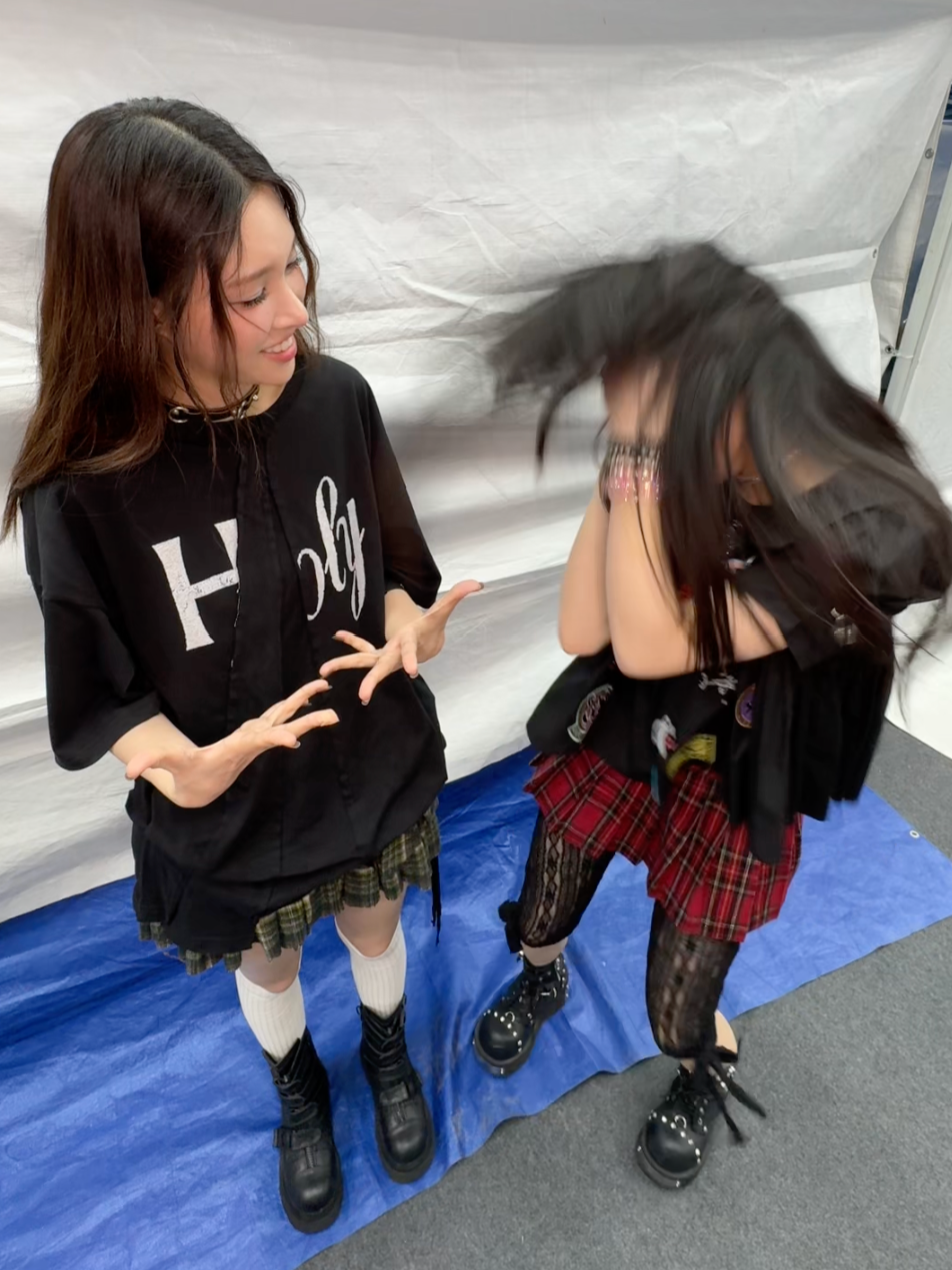 헤어ㅈiㅈr ;;;;;;;;;;;;  #YUNAH #윤아 #WONHEE #원희 #ILLIT #아일릿