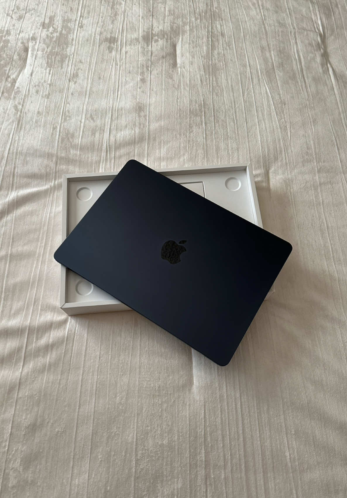 Unboxing MacBook Air M4 #macbook #unboxing #techtok #apple #fyp 