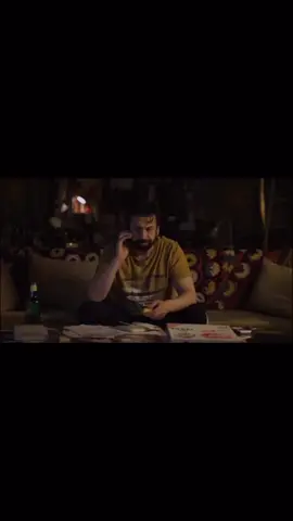 تفوت سنين، وأقول نسيت خلاص هواه وأنا ولا بنساه وأشوف صورته بتوحشني حياتي معاه #واهي_ذكريات  #عمرو_دياب #الفيل_الأزرق #كريم_عبد_العزيز  #نيللي_كريم