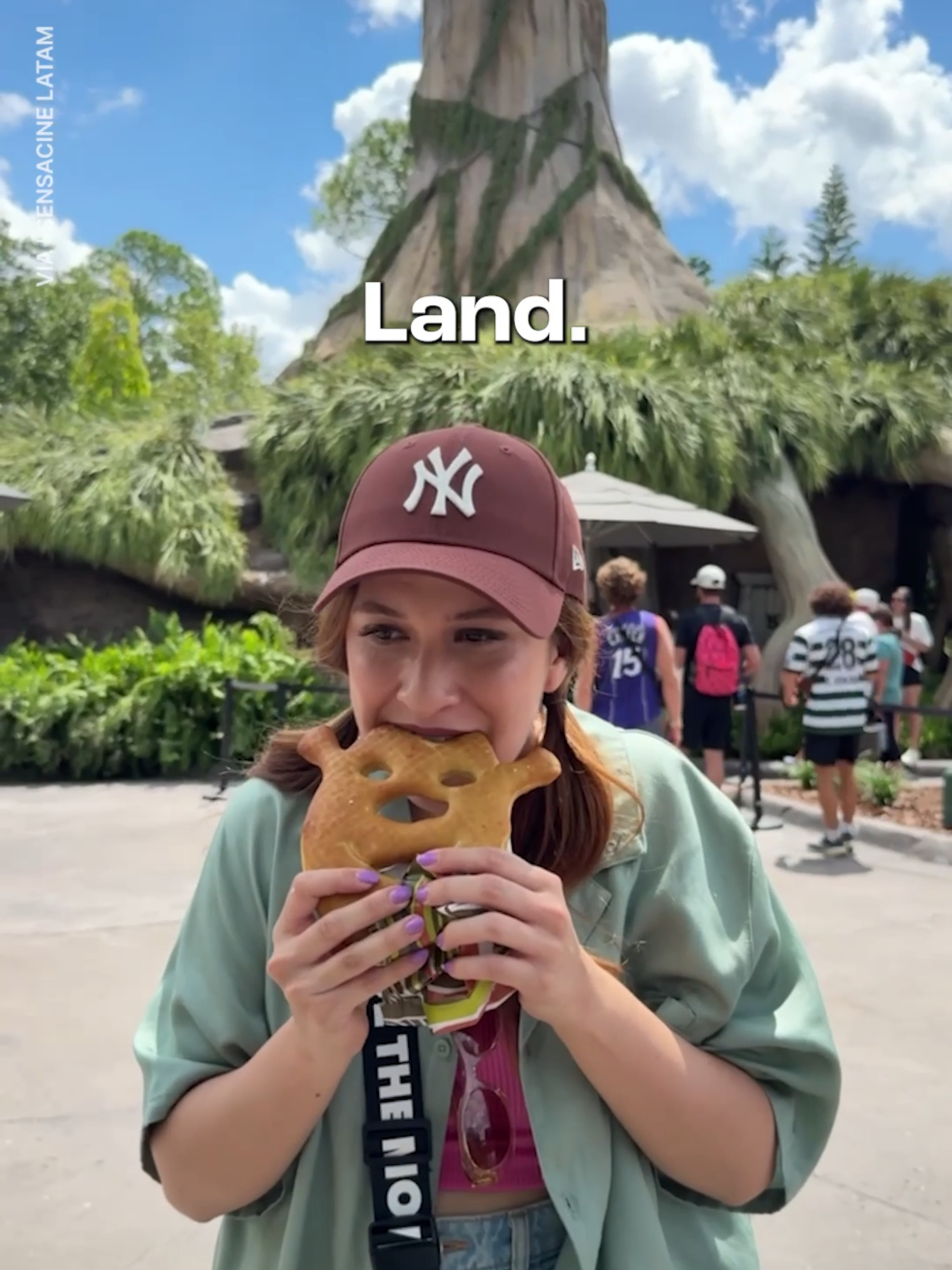 Fiona encontró el amor verdadero… nosotros encontramos un Shretzel de 12 dólares y creemos que fue lo mismo. 💚 📹: @cristinaibaco28 #universalepicuniverse #universalorlando #orlando #epicuniverse #shrek 