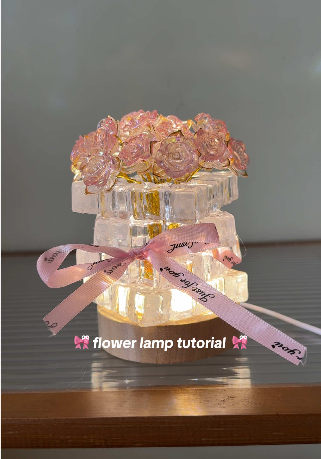 Replying to @Ysmaaa here you go 🩷 very easy lang iset up ang flower lamp natin 💫 #DIYflowers #flowerlamp #nightlamp #giftideas #nightlight 