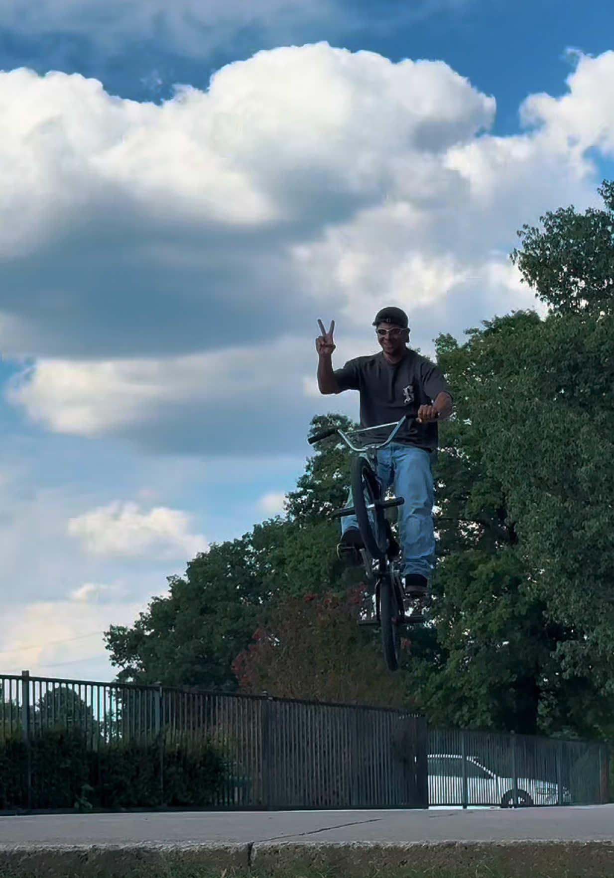 Nothing beats a Jet2 holiday #bmx #tailwhip #barspin #bmxlove #dance 