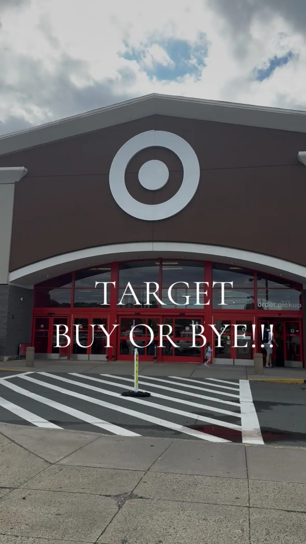 So many good finds at target! I hate to admit it but I'm not hating the low rise jeans as much as I thought I would?!!! Who am I?? Is this bc I'm turning 30?! #targetfashion #buyorbye #targethaul #targetfinds #fallfashion 