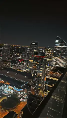 من كندا لعَمّان يا نبض الأوطان ... سلام شوقٍ يسكن سنيني يا حضن قلبي يا غلا بكل مكان ... إلك حنين العمر وعيني #ضيعت_انا_دربك_يا_عمان #الأردن #كندا #الرمثا #تورنتو 