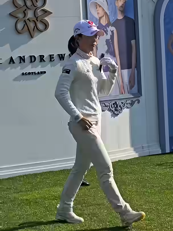 황유민, 눈 앞에서 벌어지는 이 모습 이거 마약이에요~^^