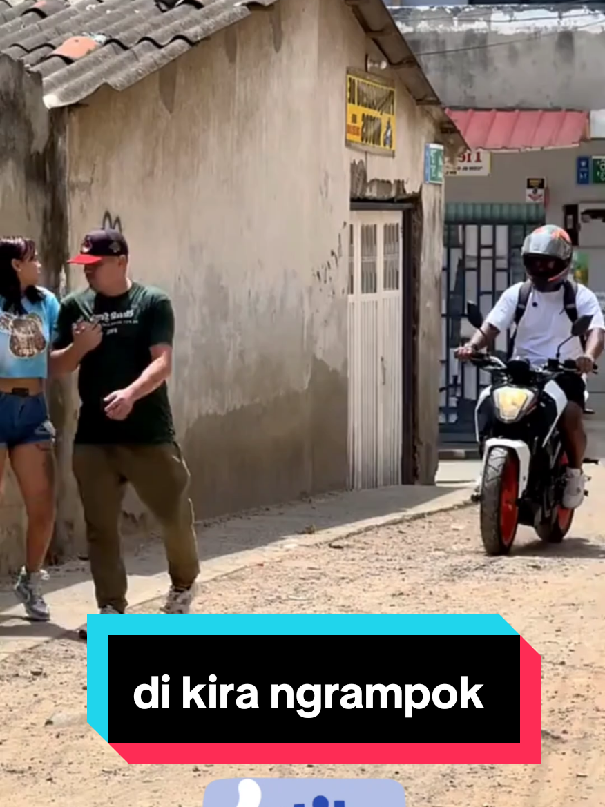 #videolucu  prank orang pura pura buka kunci pintu
