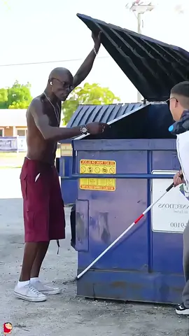 Funny street prank 🥹😅#fyp #prank #foryou #funnyvideos #scary #trend #funny #prankvideo #street #pov 