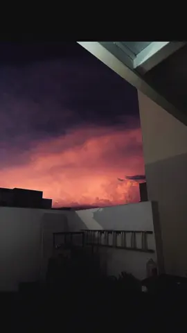 Random footage for you  Estás nubes de dejaron ver el día de ayer  #photography #nostalgic #darkaesthetic #calmness #randomphotos 