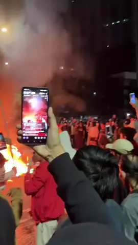 Masih Bertahan di depan gedung dpr jakarta 🔥 #demonstrasi #demo dpr # demo pejuang