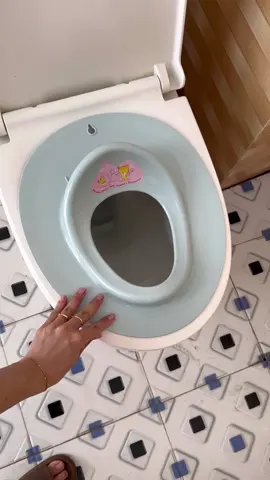 Nhà có con nhỏ thì sắm e bệ bồn cầu thu nhỏ này tiện lắm luôn #beboncau #boncauthunhoembe #napboncau #xuhuong #hoasam 