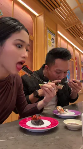 ini dia bukan ngetawain mata kan? 