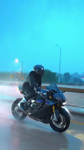 Ngày mưa 🌧️ #yamaha #r1m #bikelife #moto #minhhoang 