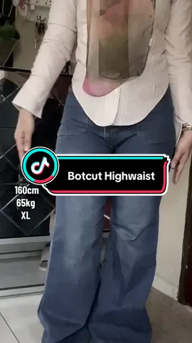botcut highwist jarang jumpa tapi yang ni sumpah best , kain memeri dan selesa gila 🤏🏻 #jeanshighwaist #botcut #highwaistjeans #jeansoutfit #fyp 