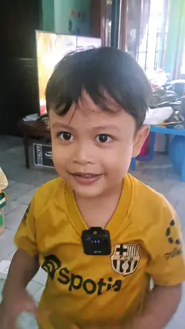 ketika cucu menghiburku di pagi hari sabtu : bhinneka tunggal ika #kangmaman  #fyp  #fyppppppppppppppppppppppp  #fypage  🎬 @ajeng_170 