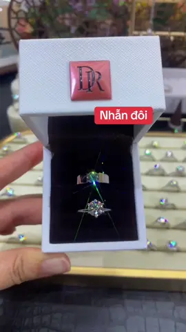 Nhẫn đôi cho nam nữ quá đẹp ạ. Combo siêu tiết kiệm luôn, nhẫn cặp đôi tình yêu, 2 chiếc chất liệu titan không ngứa k gỉ sét ạ! #trangsuc #nhần #nhẫnđẹp #nhẫnđồi #nhanxinh             