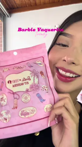 El kit de Barbie Vaquerita lo puedes conseguir en miniso hermosaaas😍💗💗 @Trendy Maquillaje #CapCut #fouryoupage #makeup #barbie #barbiegirl 