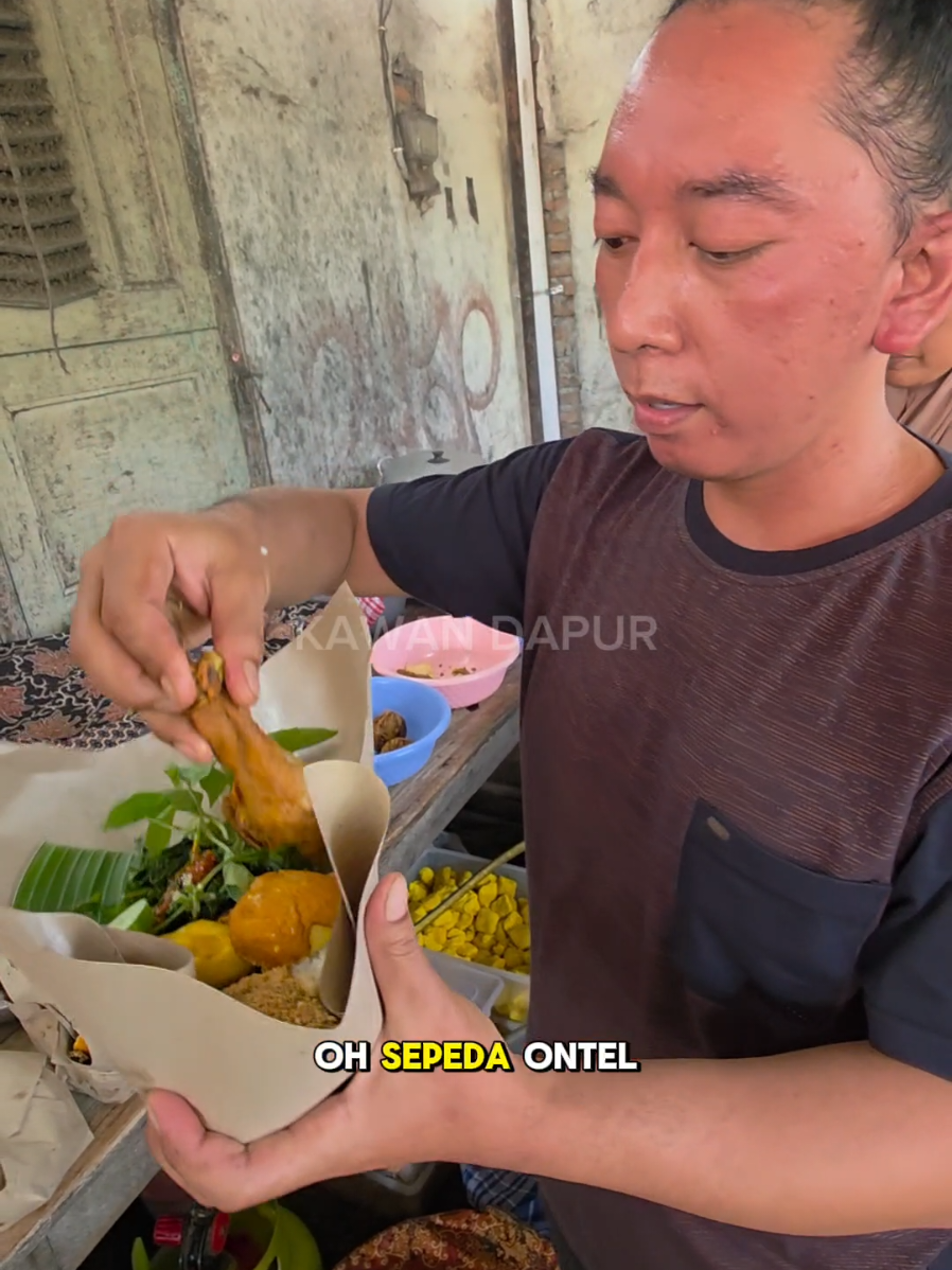 Jualan gorengan belum dinamain bikinnya dikempit di selangkangan, rasa gurih enak! #food #Foodie #kuliner #kulinernusantara