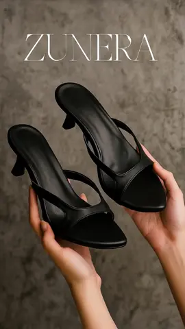 ZUNERA Valena Heels Kekinian Tinggi Hak 6.5cm Full Hitam Sandal Hak Tinggi Wanita Bahan Sintetis Premium Insole Empuk Outsole Anti Selip Desain Minimalis Cocok Untuk Acara Santai Dan Formal #sandalwanita #sandalhaktinggi #heelswanita 