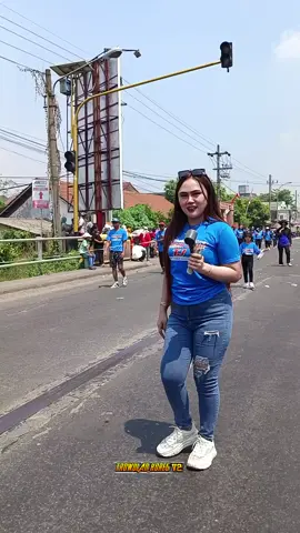 mbak gemoy di karnaval mojoagung 2025 @rayungwulan2 #karnavalmojoagung #fyp #dancer #karnaval #viral 