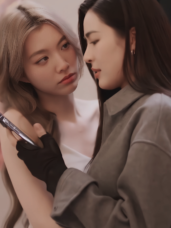 น้องไอร่าอ้อนเบอร์นี้สมพอพี่ตะวันปีนหน้าต่างไปหาทุกคืน 🥹  #หลิงออม #lingorm #onlyyoutheseries 