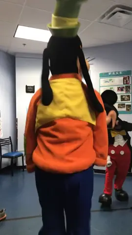 #disneybackstagephotos #disneybackstage #disneybackstagesecrets #oops 