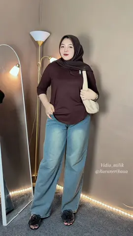 Jadi outfit andalan saat ini🫶🏻😍 #kaos #kaoswanita #kaosoversize #outfit #outfitideas 