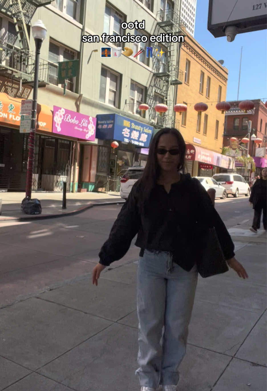 San Francisco ootd day 1 ❣️🌉 - top is thrfited @The Salvation Army USA  - jeans @target  -sneakers @Nike  -city tote @Coach  • #sanfrancisco #OOTD #ootdinspo #momlife #chinatown 