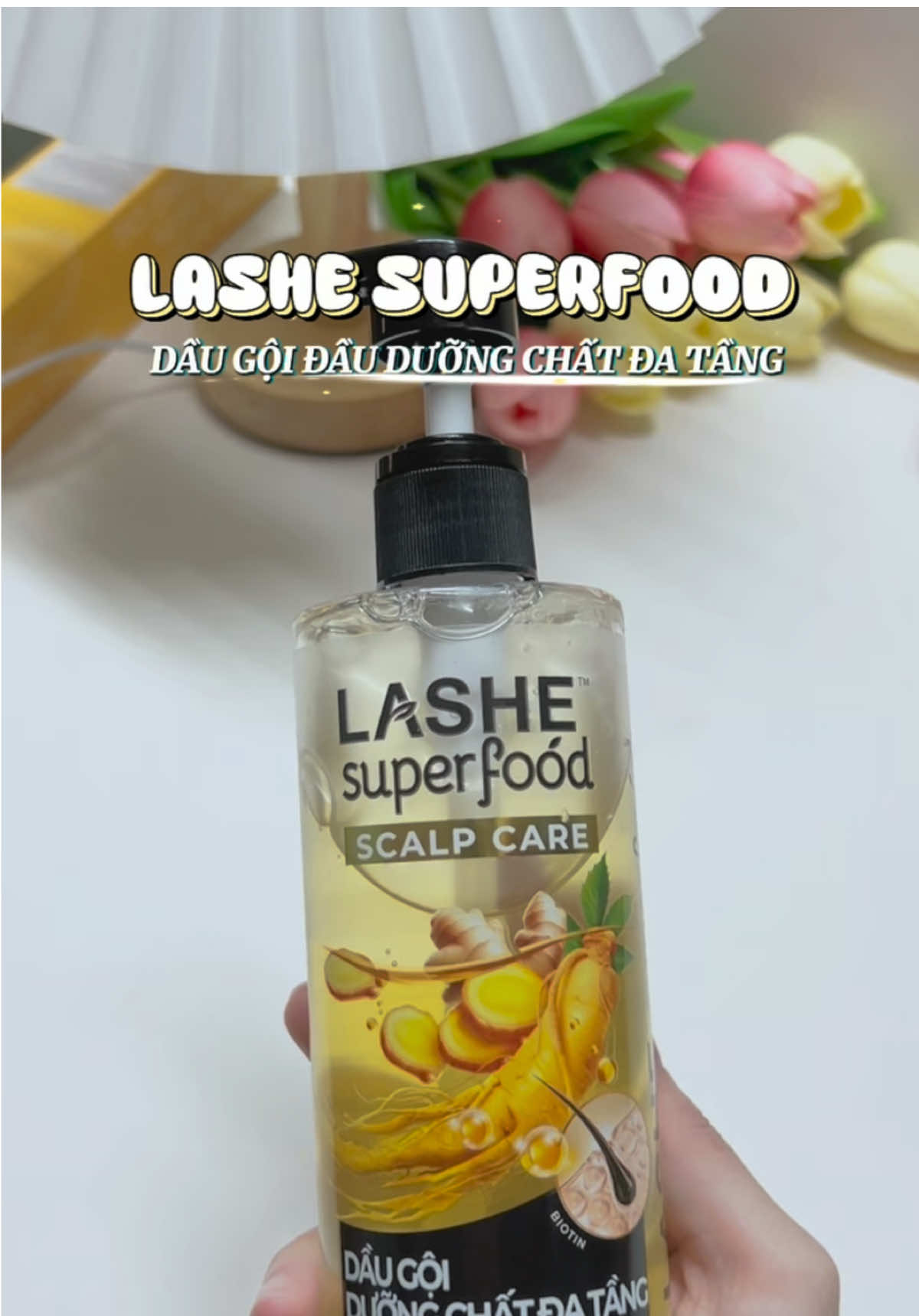 Tóc rụng vì stress, thức khuya? Cứu cánh đây rồi! Dầu Gội Dưỡng Chất Đa Tầng Lashe Superfood 285g Ngăn Gãy Rụng Tóc    #LasheSuperfoodScalpCare #GiamRungToc #TocChacKhoe #ChamSocDaDau #XitDuongToc #SpaChoToc #BiQuyetDepToc