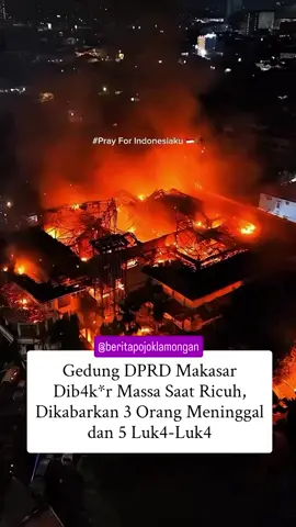 #Repost @beritapojoklamongan_official MAKASSAR - BPBD Kota Makassar melaporkan data korban luk4 dan meninggal dalam insiden gedung DPRD Makassar yang terb4k*r saat massa ricuh. Ada 3 orang meninggal dunia dan 5 orang lainnya terluk4. Plt Kepala Pelaksana BPBD Makassar M Fadli Tahar menyebut tiga korb4n meninggal dunia terdiri dari dua orang pria dan seorang wanita. Dua korban masing-masing meninggal di Rumah Sakit Bhayangkara dan Rumah Sakit Grestelina, Makassar. “Meninggal 3 orang,” kata Fadli dalam keterangannya, dilansir detikSulsel, Sabtu (30/8/2025). Sementara kelima korban lainnya masing-masing terdiri dari 3 orang luk4 berat, dan 2 lainnya luk4 sedang. Para korban masih menjalani perawatan di sejumlah rumah sakit. Sumber :  detik.com ============= 🔵 Instagram : beritapojoklamongan_official 🔵 Fanpage : Berita Pojok Lamongan 🔵 Tiktok : beritapojoklamongan 🔵 Facebook : Berita Pojok Lamongan(BPL) #dprdmakassar #viraltiktok #beritapojoklamongan #bplnews 