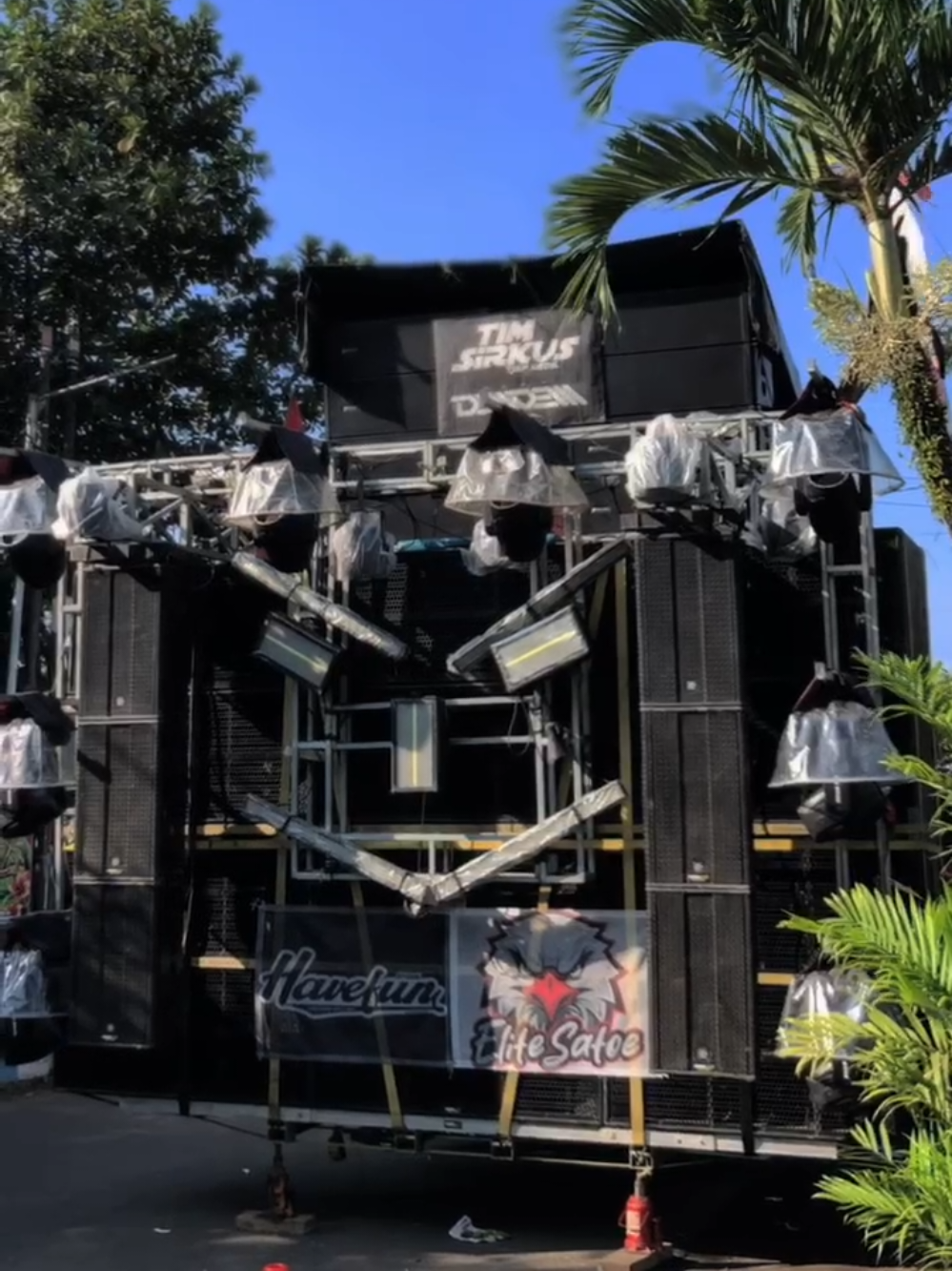 Seng tenang pren🤭 @singamas.audio @TIM SIRKUS OFFICIAL  #elitesatoe #singamasaudio #timsirkus #teamsirkustjapbedil #trend #sound #soundviral #karnavalsenggreng #senggreng #karnavalsenggreng2025  #soundhoreg #fypシ゚ #trend #masukberandafyp #