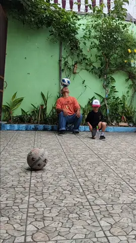 Zaki double kill ‼️😎 #trickshot #allahummabarik #endorse #freestylefootball #streetsoccer #fyp #StreetStyle #bottleflip 