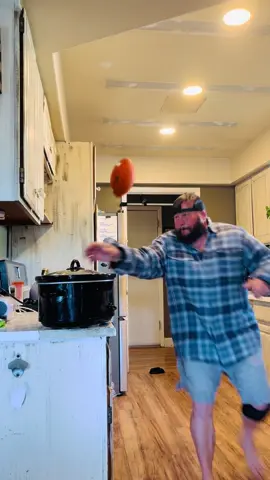 The crockpot shot. #crockpot #crockpotrecipes #cooking #football #collegegameday 